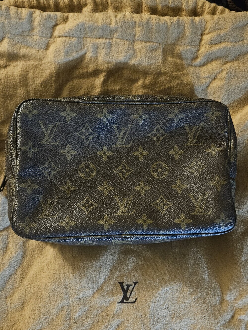 Louis Vuitton LV Cosmetic Pouch TrousseToilette 23 Brown Monogram
